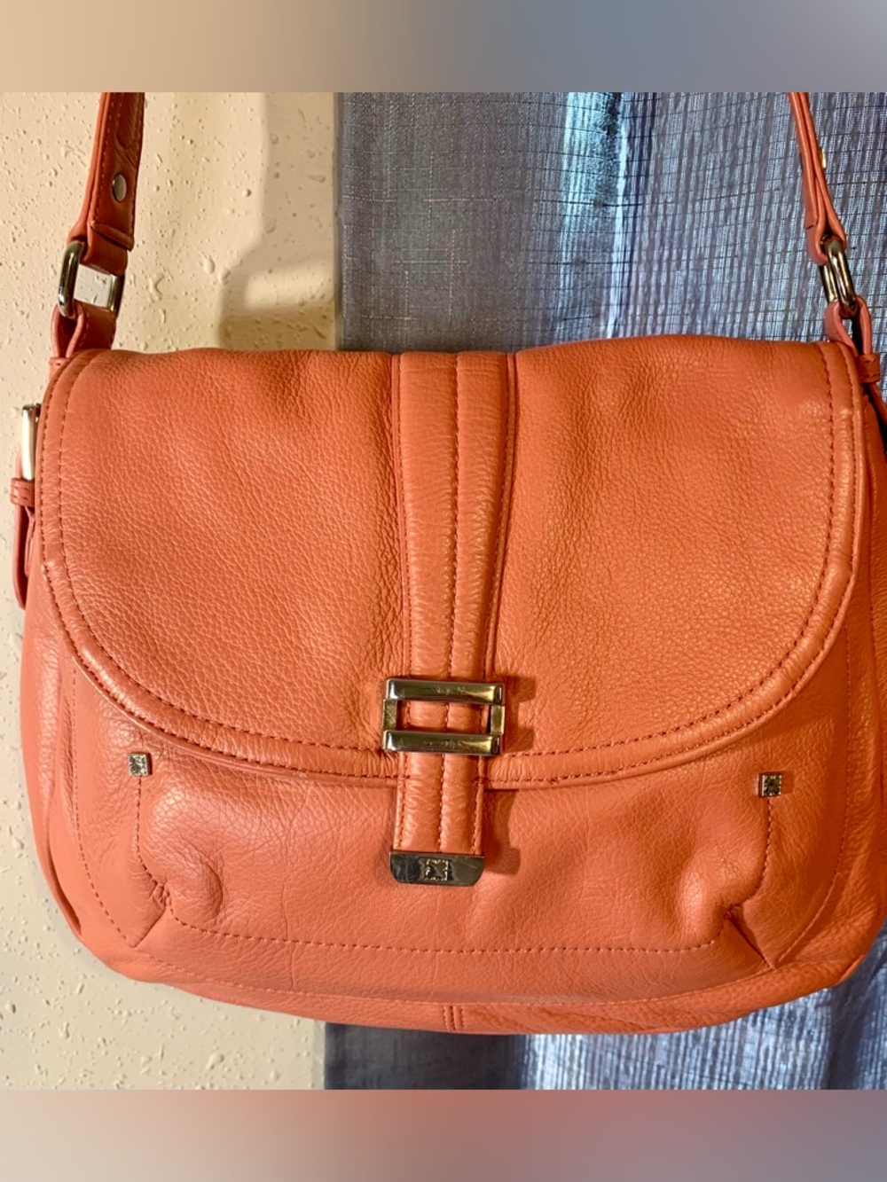 Vintage Liz Claiborne Coral Leather Shoulder Bag - Picture 10 of 12